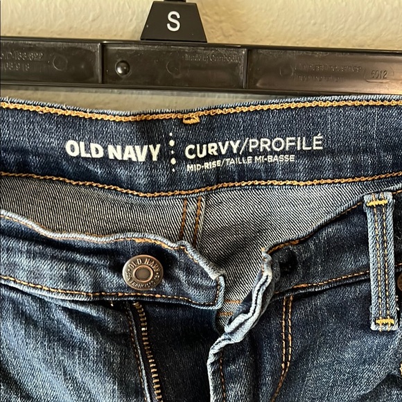Old Navy Mid-Rise Blue Skinny Jeans with Medium Wash size 8 Short - Picture 2 of 4